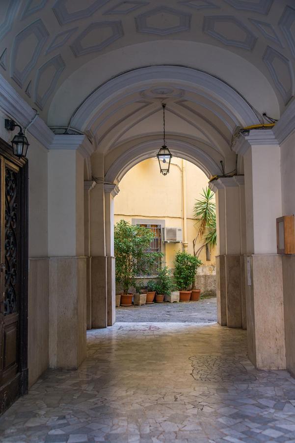 All'archivio Di Stato By Wonderful Italy * Napels